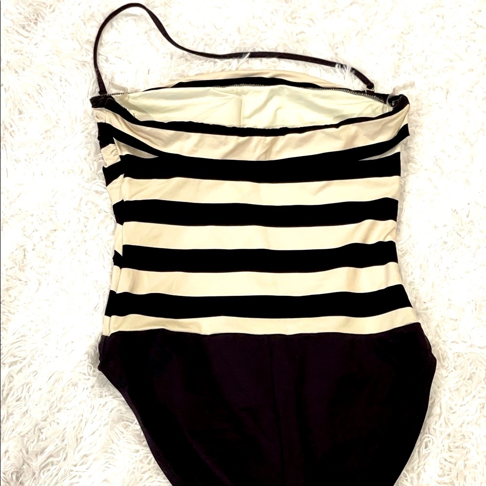Vintage pinup swimsuit - Picture 2 of 3